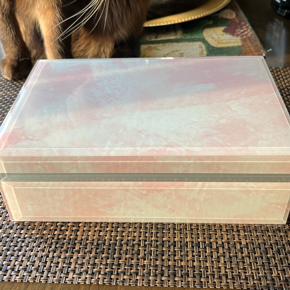 Jewelry box